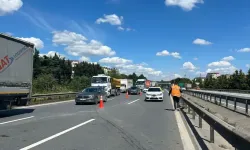 TEM Otoyolu'nda Şerit Değiştirme Kavgası: İki Araç Çarpıştı!