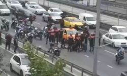 Zeytinburnu'nda Taksiye Çarpan Motosikletli Polisler Yaralandı