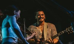 World Akustik konserleri sürüyor