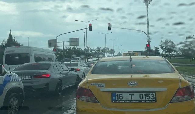 Bursa’da yoğun yağış trafiğe kilit vurdu!