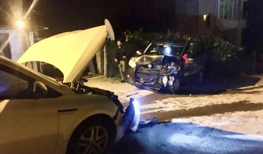Bartın Karaçay'da Alkollü Sürücünün Karıştığı Kaza: İki Araç Kafa Kafaya Çarpıştı